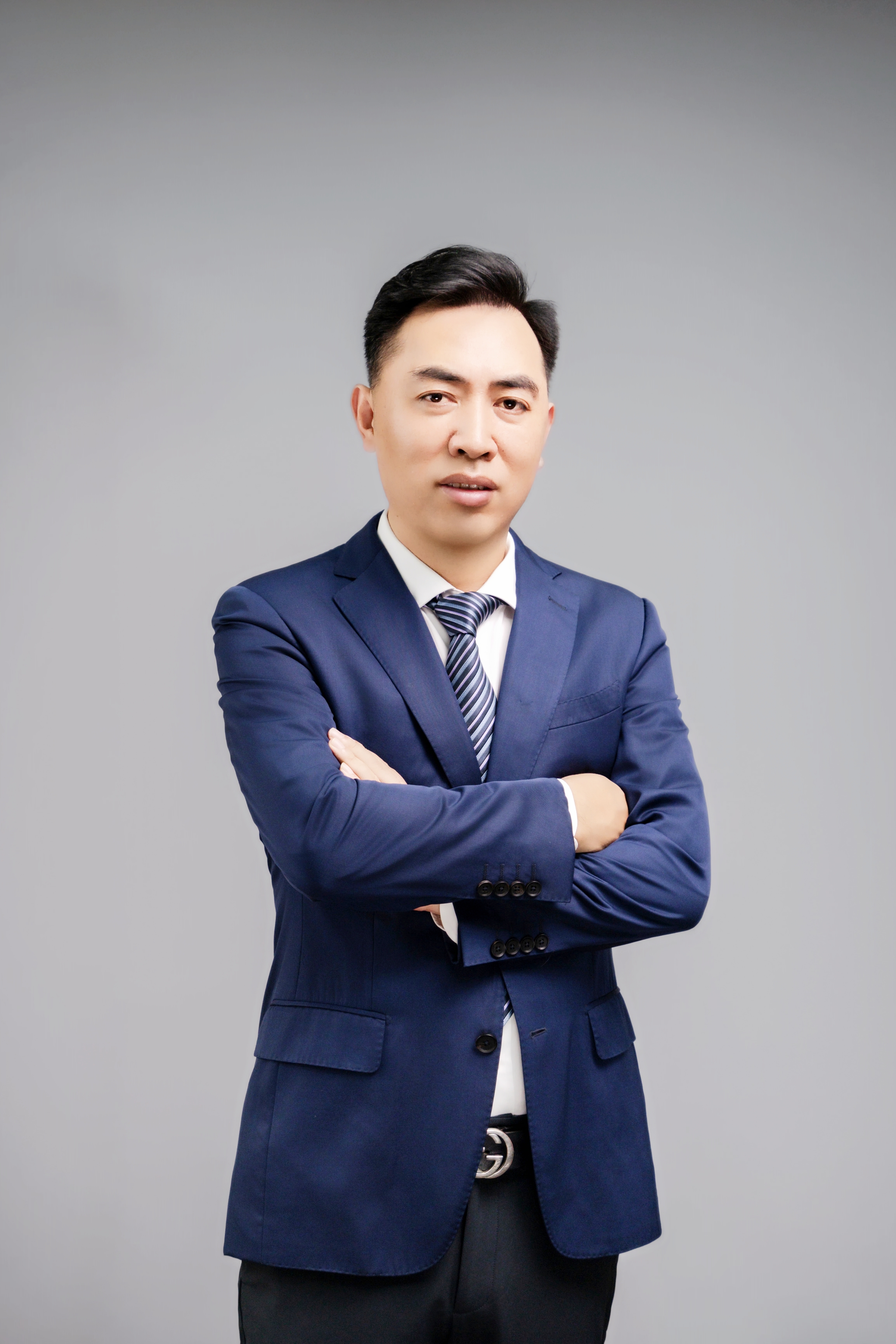 何建军